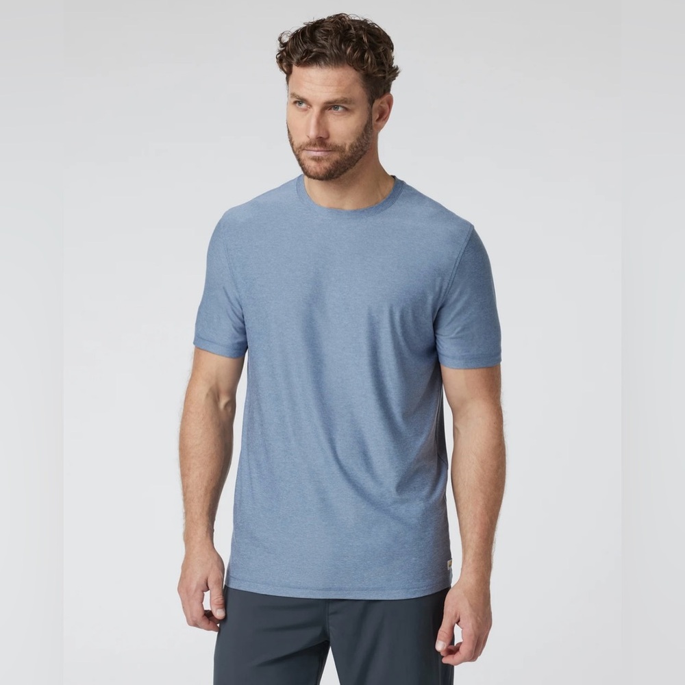 Vuori Men's Chambray Heather Strato Tech Tee